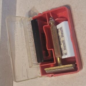 Gillette Vintage Gold Super Speed One Piece Razor With Original Case And Blades